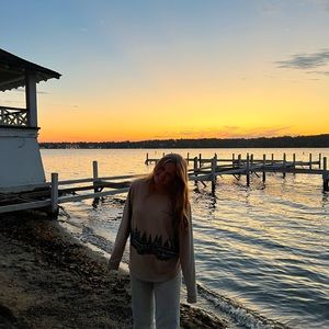 Meet your Posher, Ava